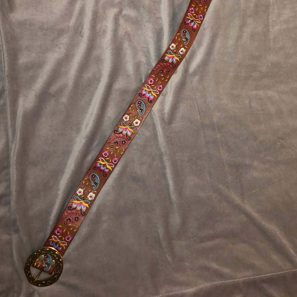 NEVER WORN women’s Lucky Brand belt size medium
